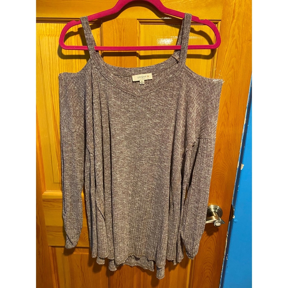 “Umgee+” Off The Shoulder Long Sleeved Shirt